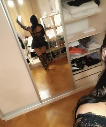 Мои услуги нацелены на удовлетворение твоих самых сокровенных фантазий. Я создам особую атмосферу, где ты сможешь полностью расслабиться и насладиться моими ласками. Мои возможности безграничны - я умею разнообразить любую встречу и подарить ощущение особой близости. Фото подтверждают мою красоту и сексуальность. Заходи в мой интимный мир и позволь себе испытать настоящую страсть. Множество положительных отзывов о моей работе гарантируют, что ты не останешься равнодушным. До скорого встречи! 😘🌹💋 2055, 44 года