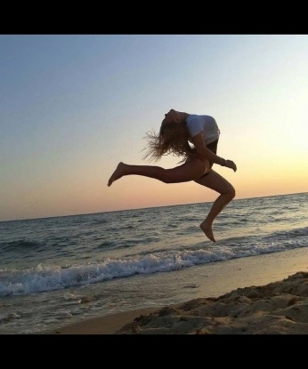 Очаровательная и игривая блондинка приглашает к себе. Гарантирую незабываемый отдых в моей компании. Позвони, и я сделаю твои фантазии реальностью! 2074, 19 лет