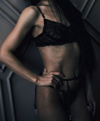 Страстная красавица с фееричной внешностью и неутолимым желанием ждет приятного общения и ярких встреч. Со мной ты позабудешь обо всех проблемах и окунешься в мир наслаждения. 5313, 33 года